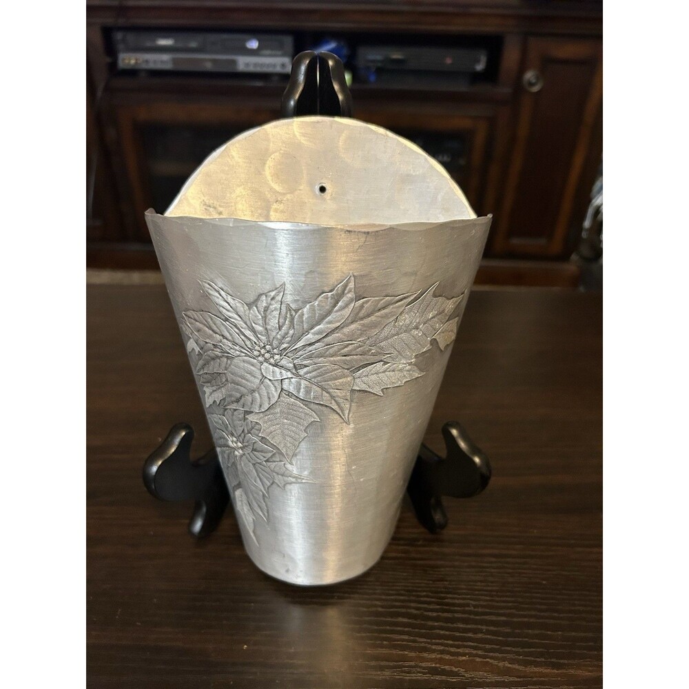 Vintage Wendell August Forge Aluminum Poinsettia Wall Hanger Holder Christmas